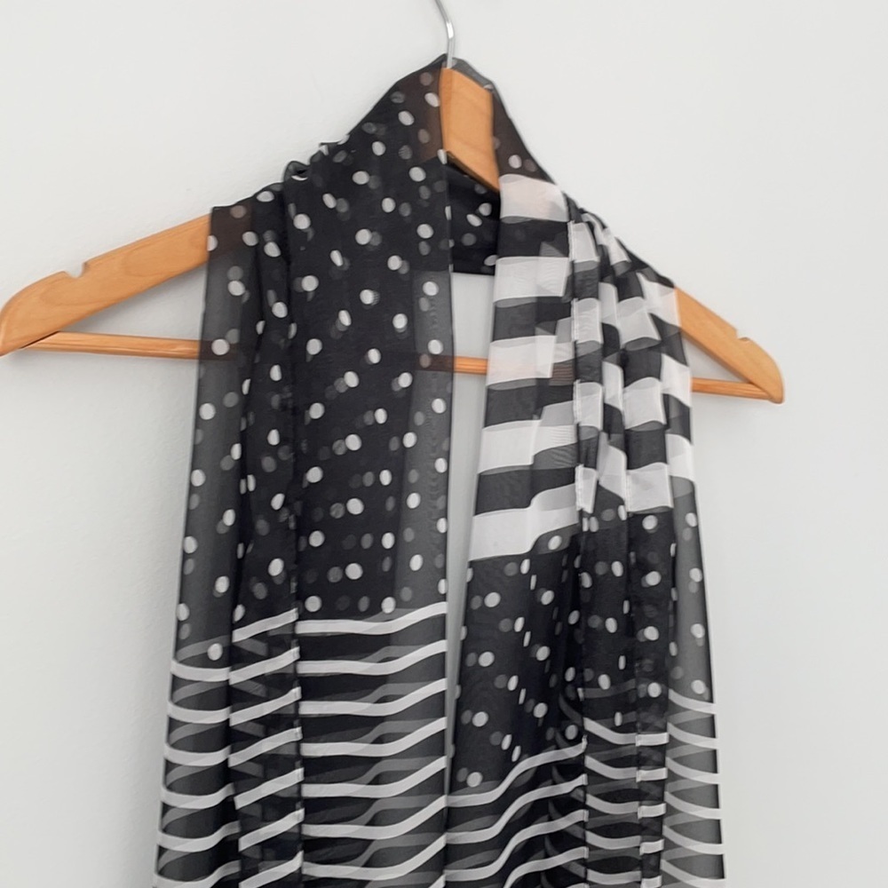 Anne Klein Scarf‎ - Picture 2 of 6